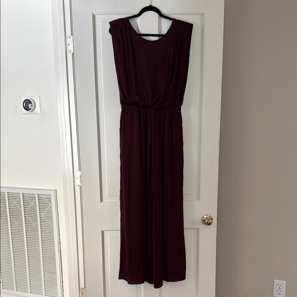 Elegant Burgundy Sleeveless Dress